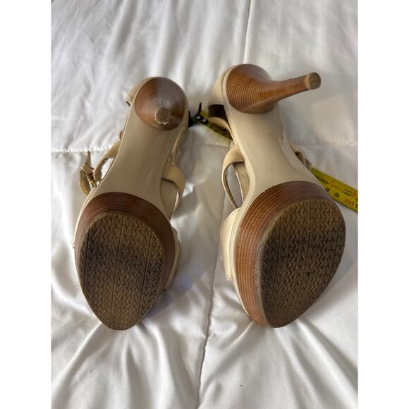 Michael Kors Nude Strappy Platform Heels Women’s Size 8 and 3” Buckle Sandals - Picture 4 of 4